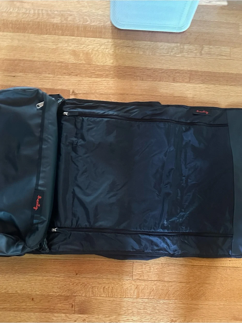 Henty Wingman suit bag